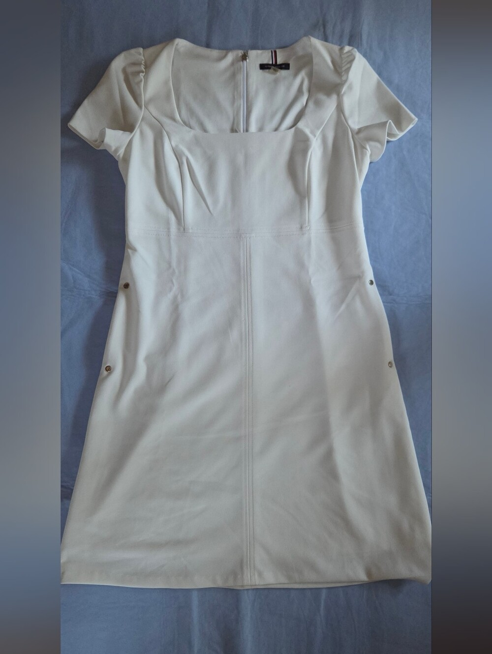 Tommy Hilfiger Cream Short-Sleeve Square-Neck Sheath Dress